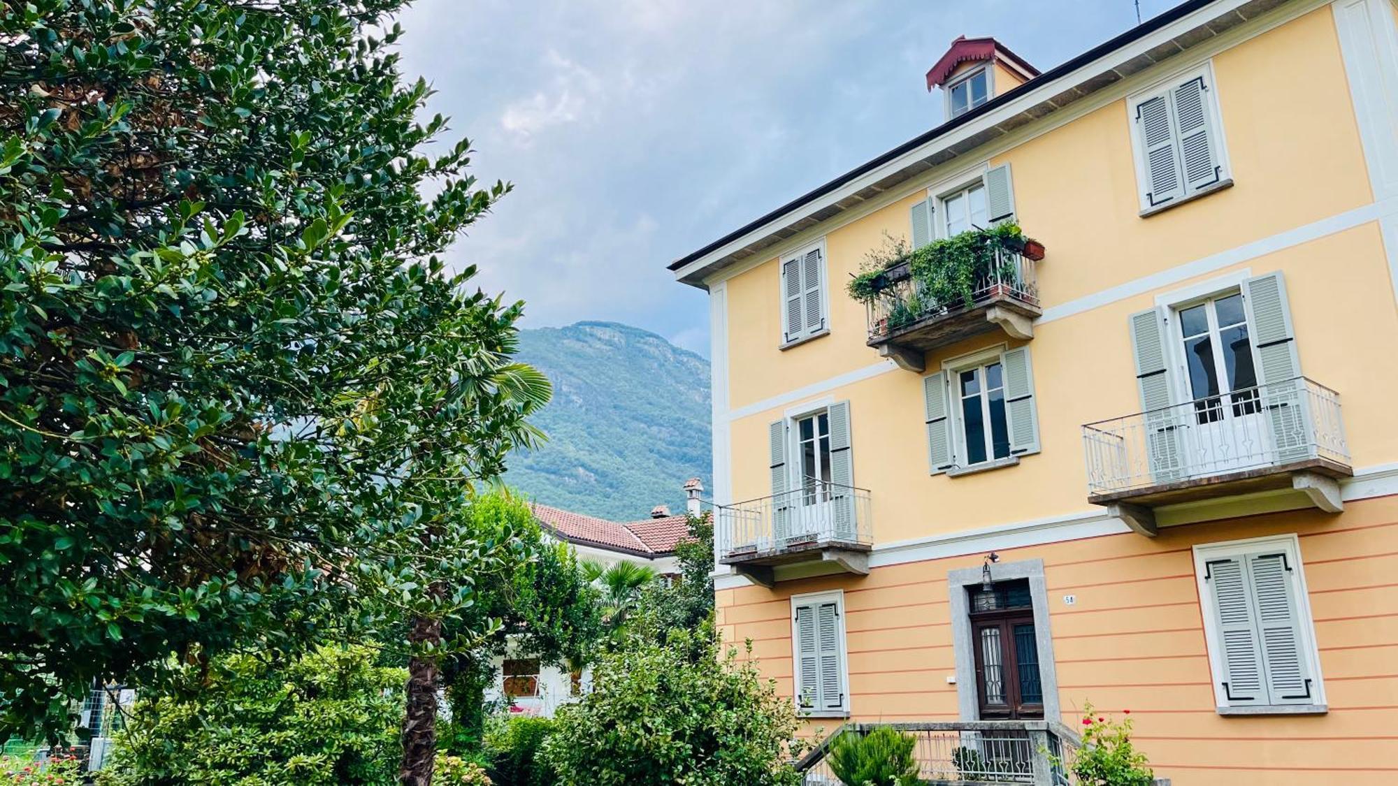Antica Casa Storica Con Giardino Apartment Domodossola Exterior photo
